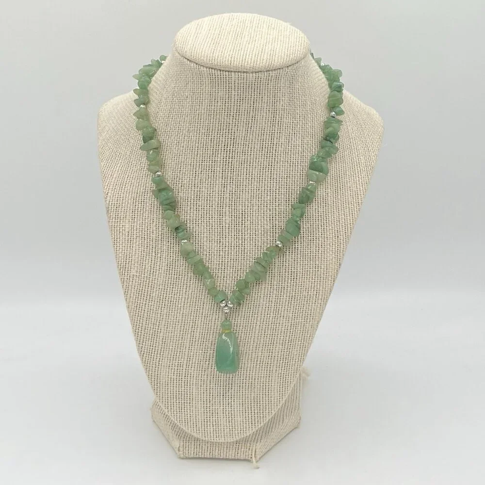 VTG 90s Green Aventurine Chip Stone Bead Necklace Pendant Boho Earth Retro
